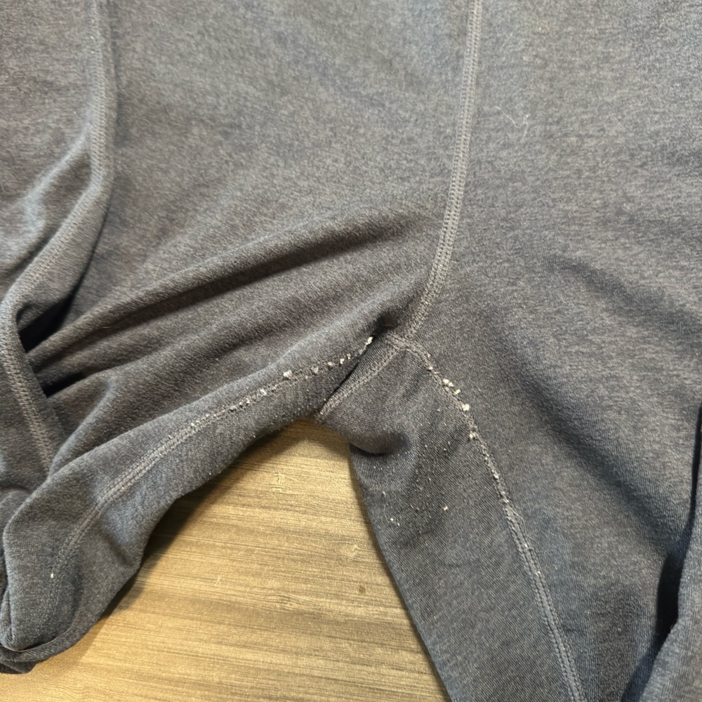 Vuori Performance Jogger, Midnight Heather, women’s size M - Picture 3 of 6